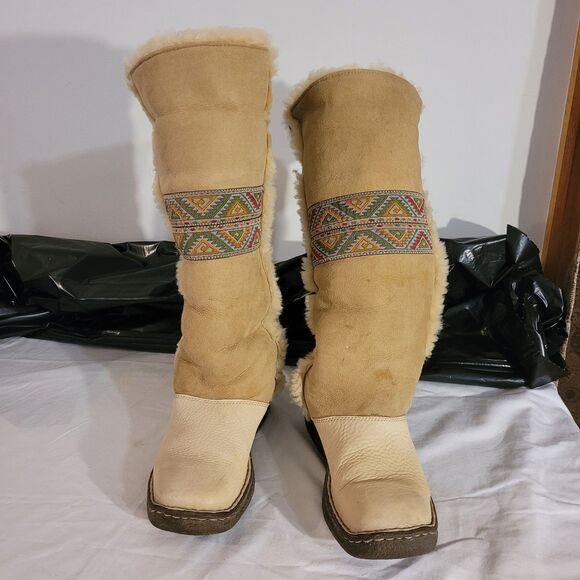 Born Wmns Tall Shearling beige suede leather Aztec design boots sz 8 - Picture 1 of 15